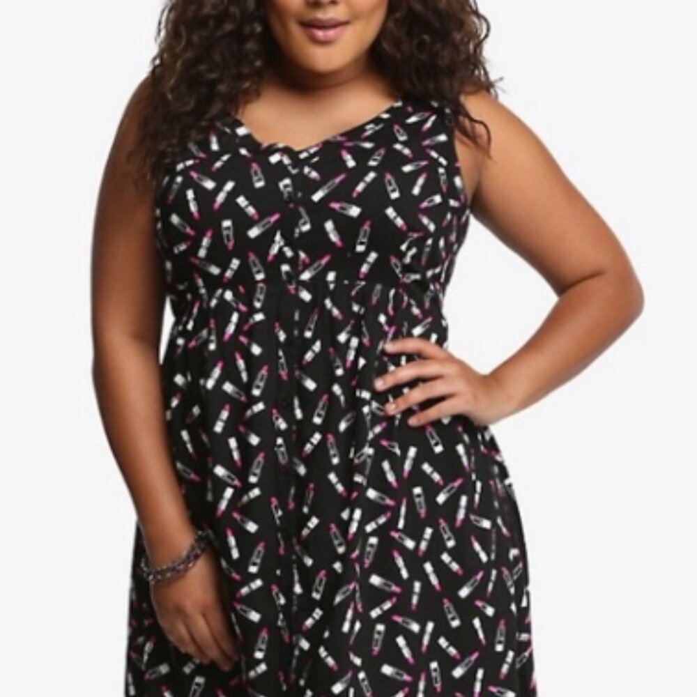 Torrid dress with lipstick print with under dress 0x EUC